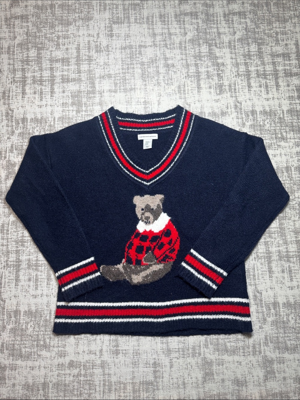 cupcakes & cashmere V-Neck Sweater w/ Bear Motif, Navy sz XS 21.5 X20 PTP womens